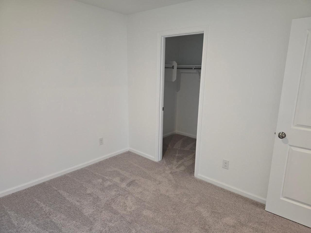 737 Dylan Ct - Photo 5 of 13