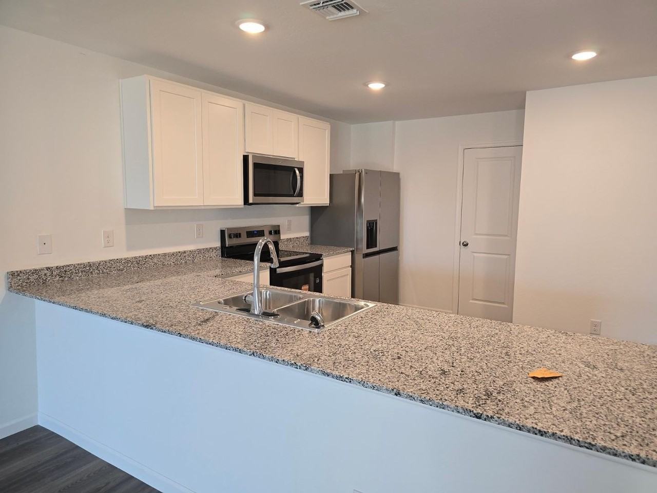 737 Dylan Ct - Photo 7 of 13