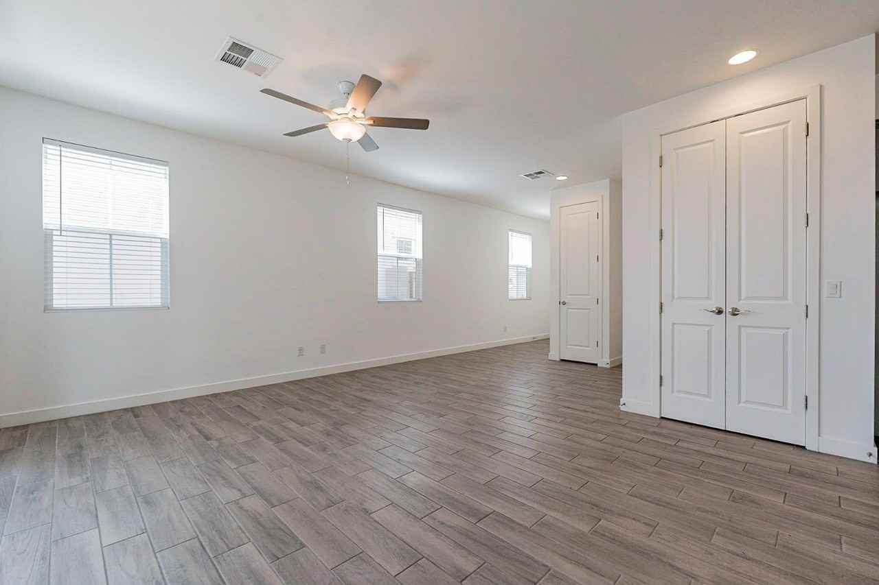 5538 S Dillon - Photo 3 of 36