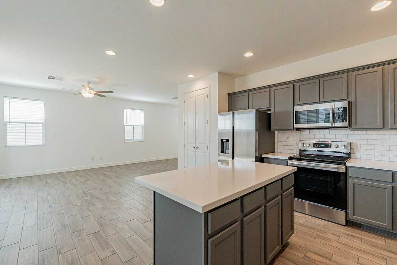 5538 S Dillon - Photo 7 of 36