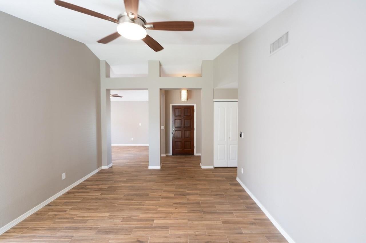 15006 S 27th Way - Photo 3 of 21