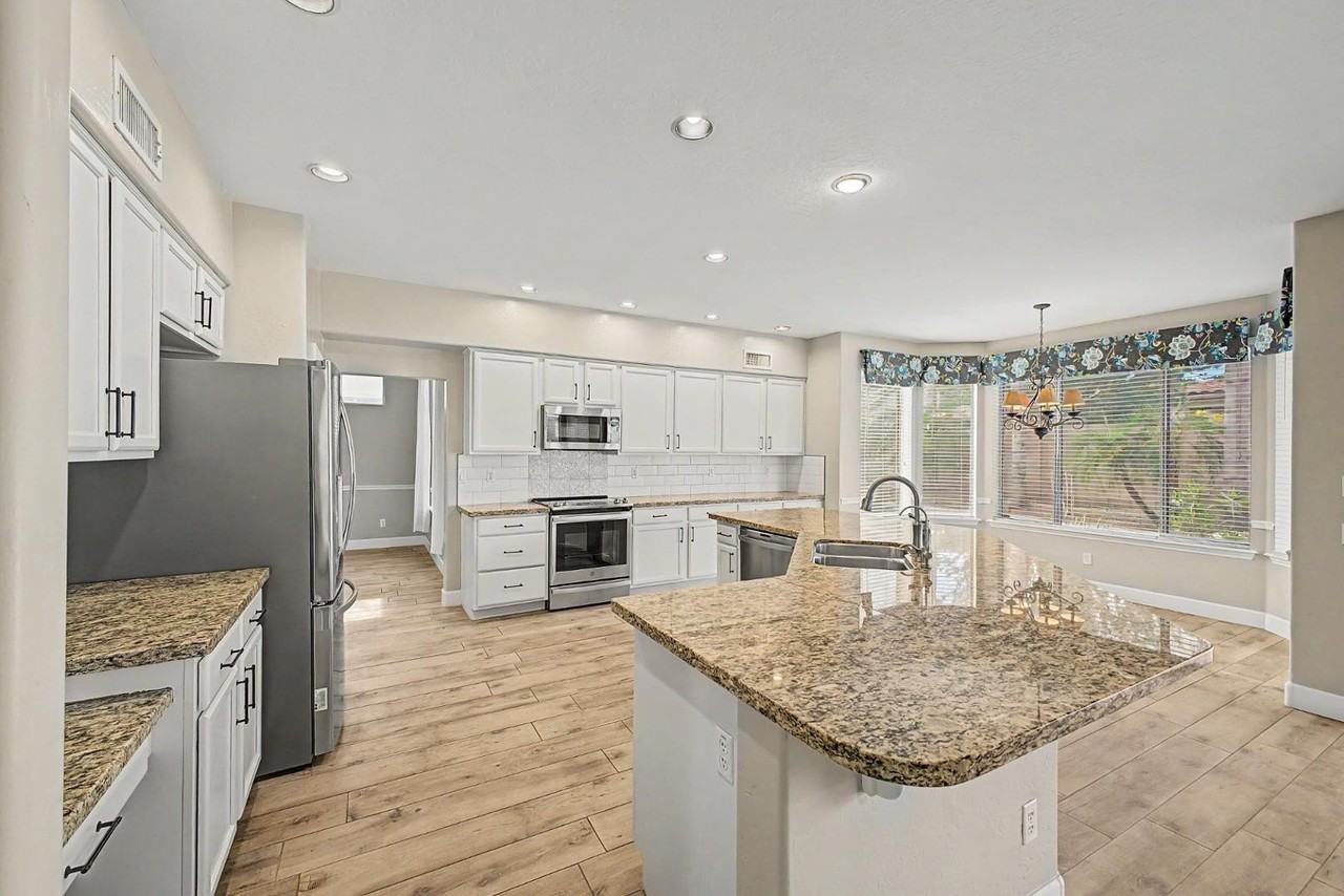 6772 W Sonnet Dr - Photo 4 of 27