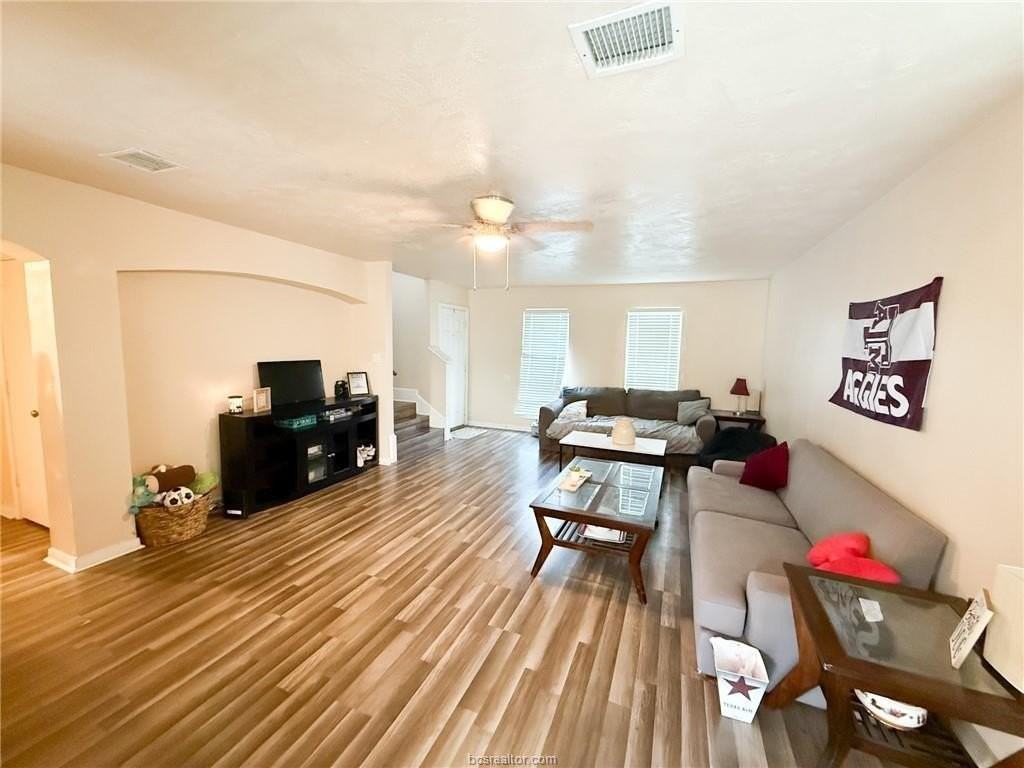 515 Camp Ct - Photo 3 of 12