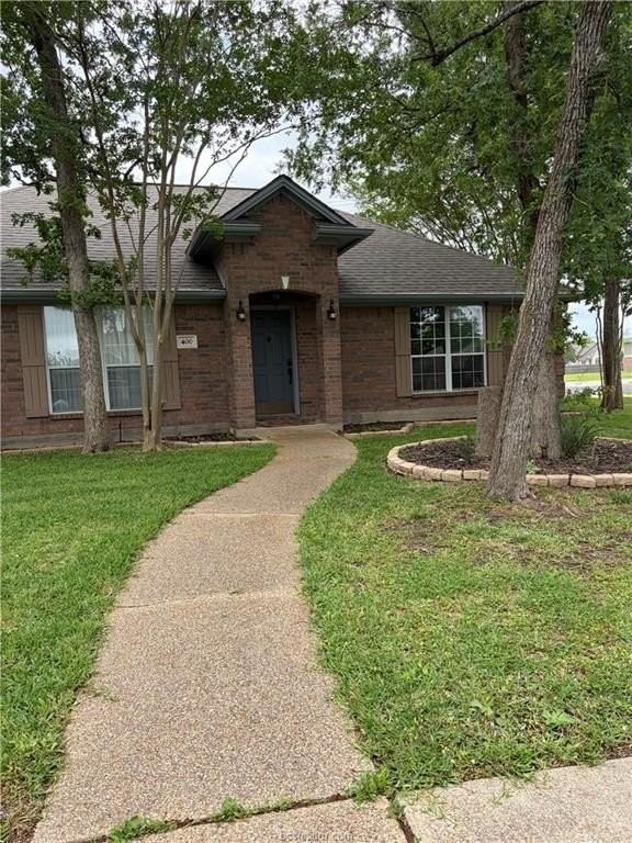 400 Heather Ln - Photo 2 of 37