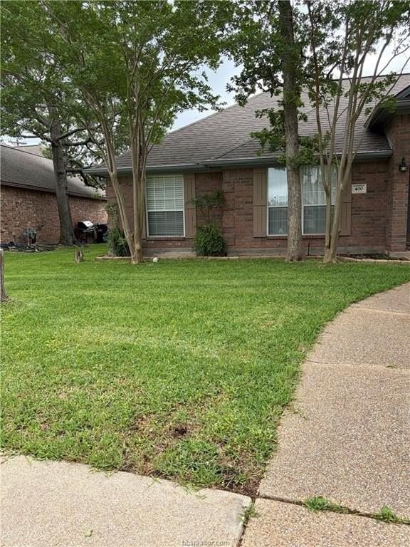 400 Heather Ln - Photo 3 of 37