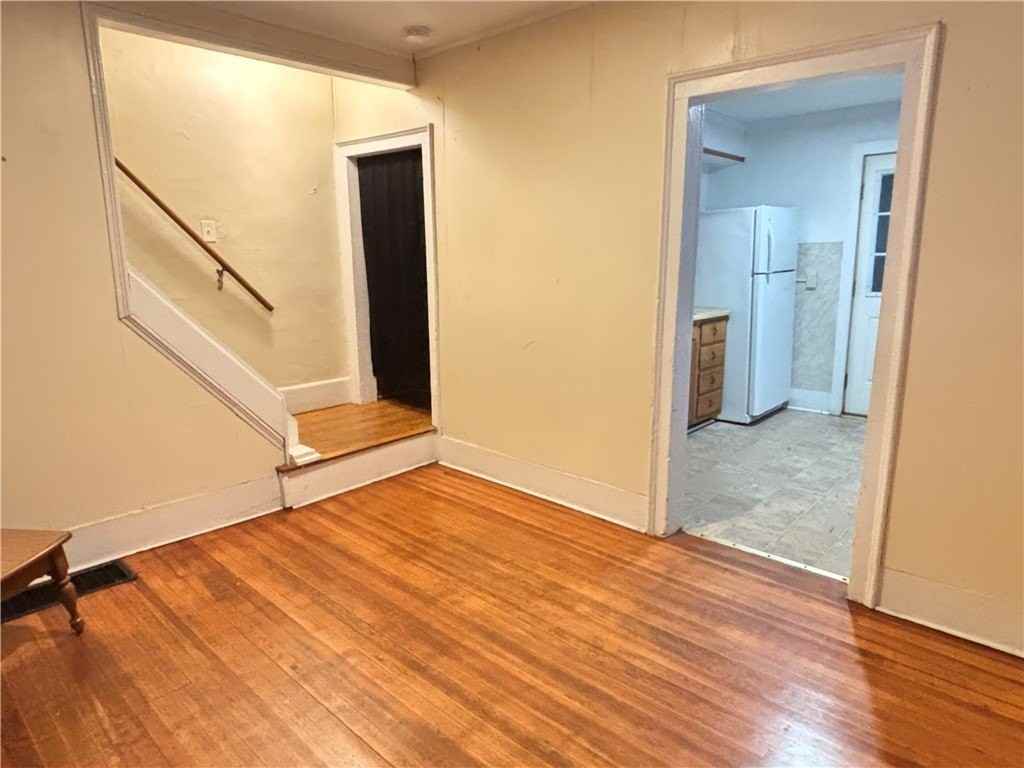 10 Columbia St - Photo 5 of 12