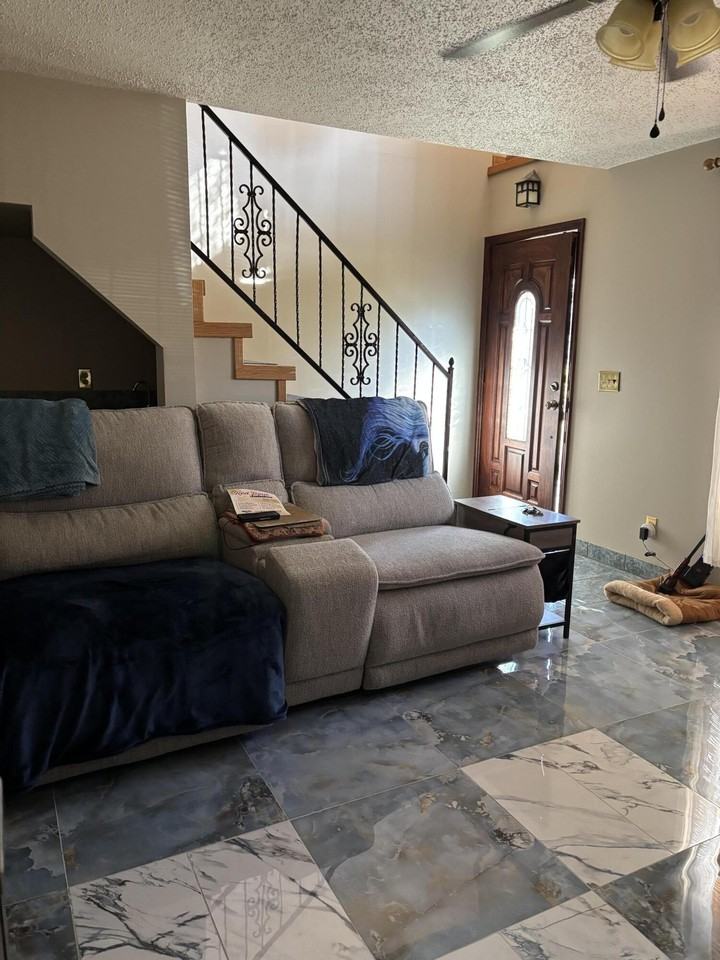 215 Baxter St - Photo 5 of 13