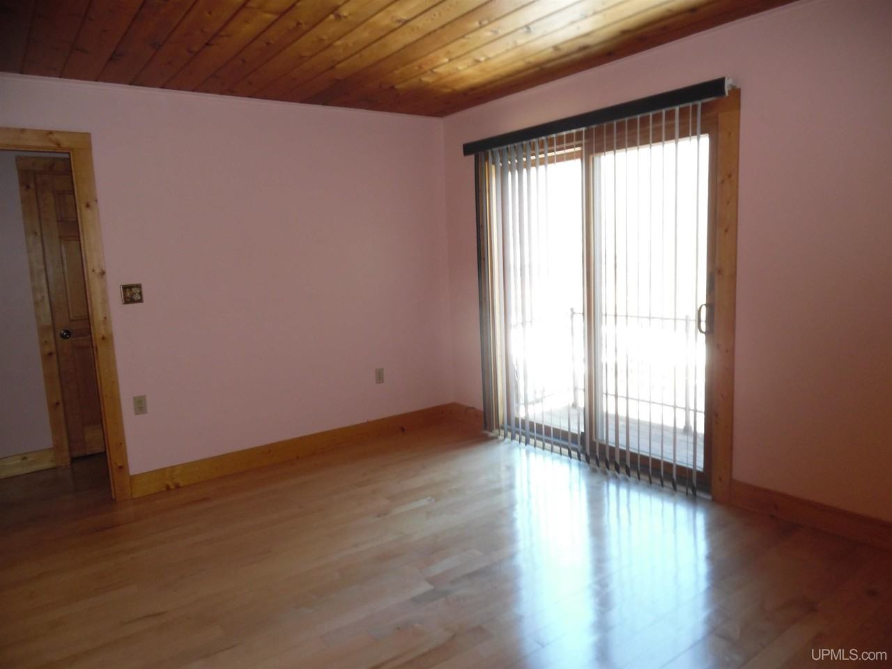 21781 Peepsock Rd - Photo 5 of 35