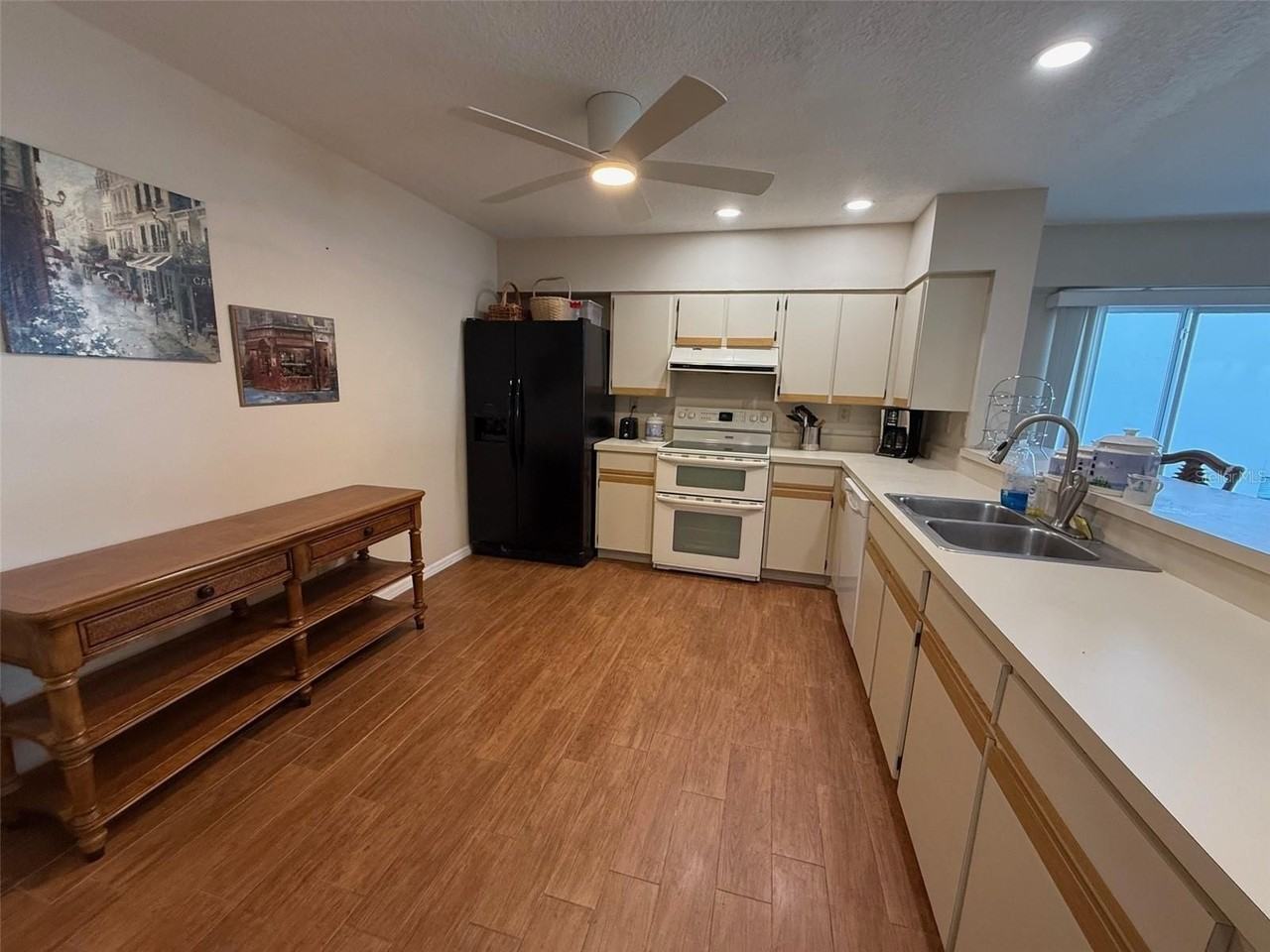 1477 Park Beach Cir - Photo 4 of 25