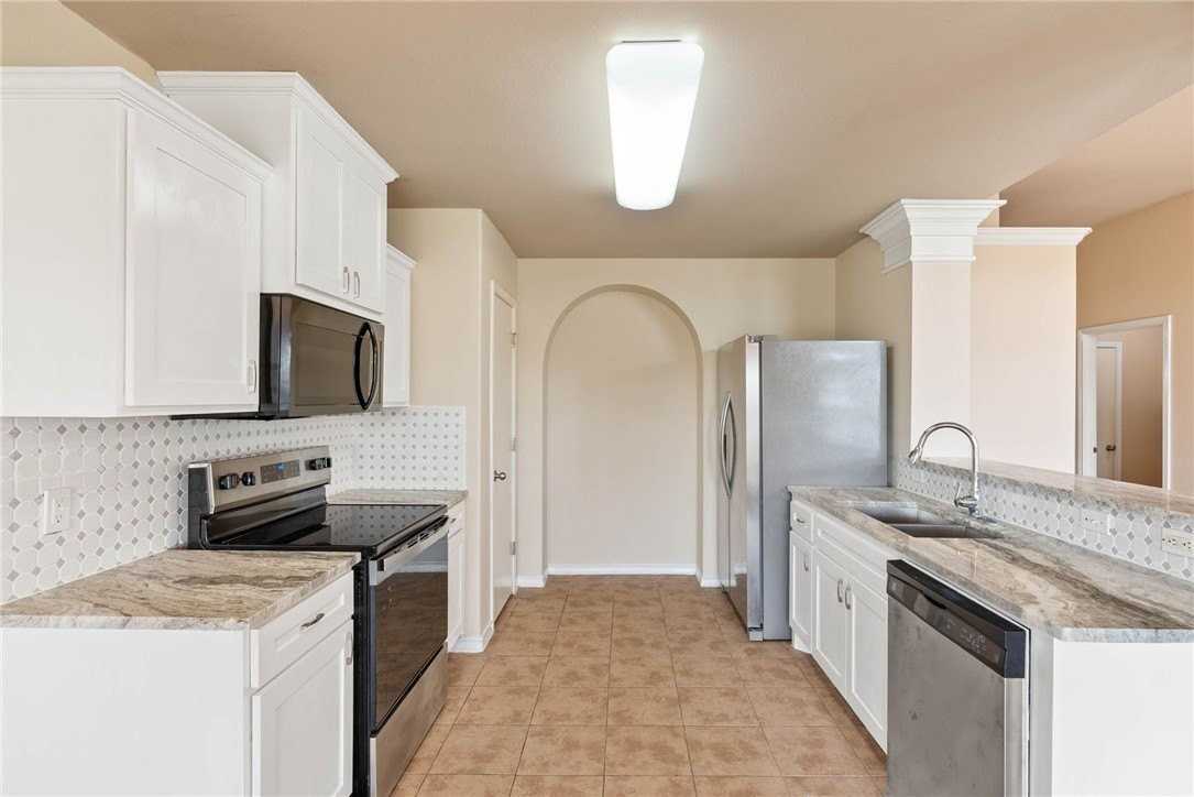 6606 Riding Wind Dr - Photo 4 of 15