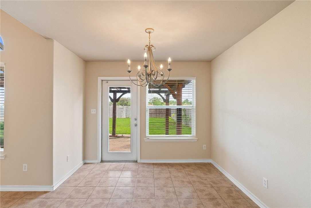 6606 Riding Wind Dr - Photo 5 of 15
