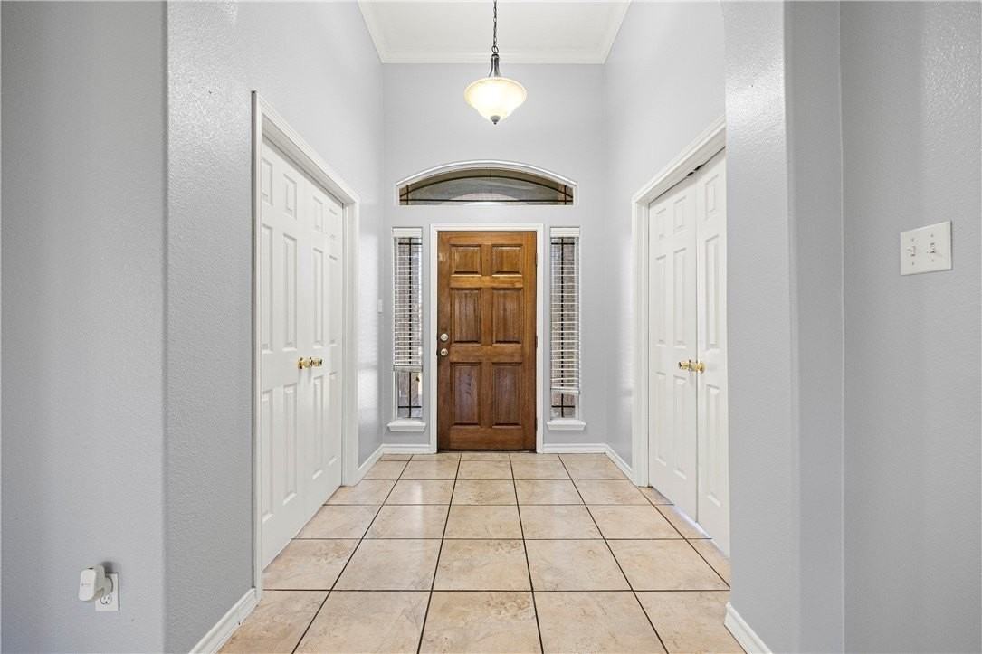 8201 Azimuth Ct - Photo 5 of 27