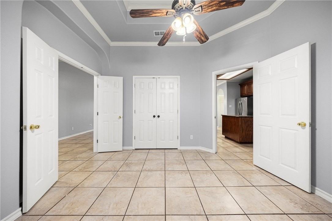 8201 Azimuth Ct - Photo 6 of 27