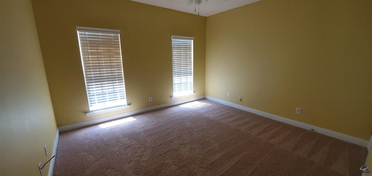 213 Merlot Dr - Photo 7 of 10