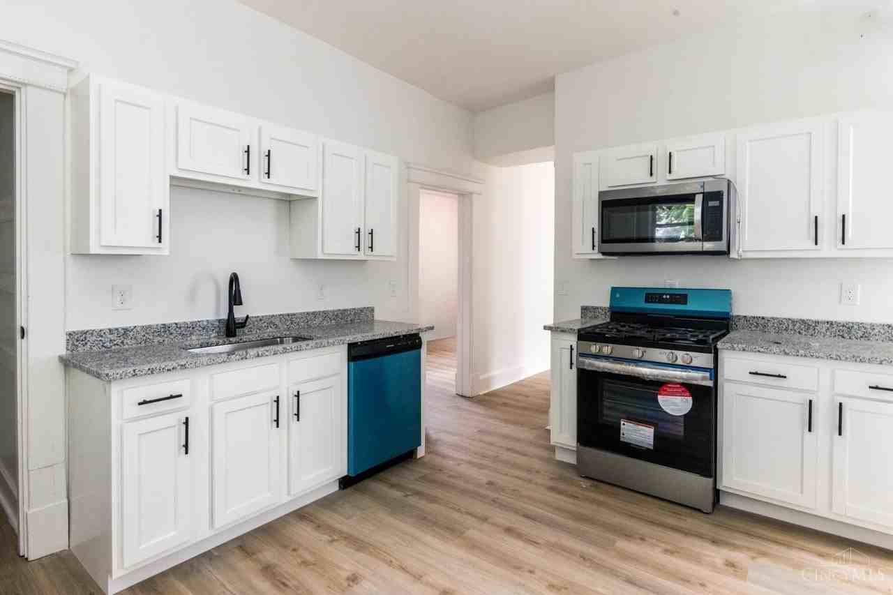 3319 Fairfield Ave #2 - Photo 4 of 15