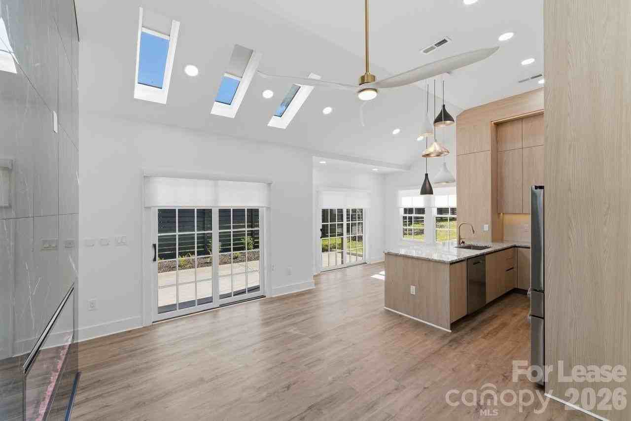 1840 Merriman Ave - Photo 2 of 39
