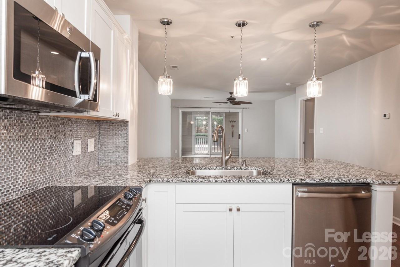 17522 Tuscany Ln - Photo 7 of 23