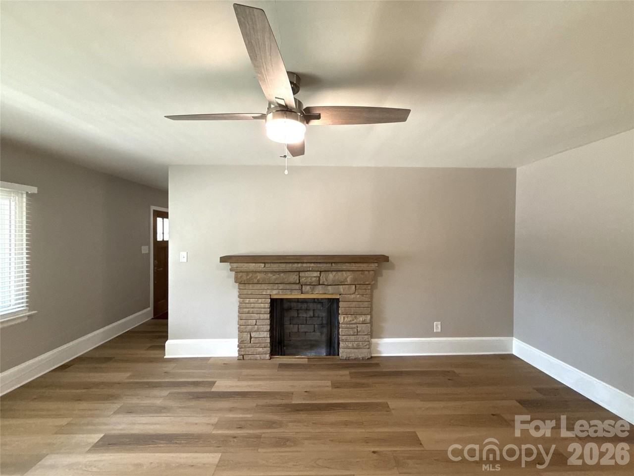 833 Mohigan St - Photo 3 of 27