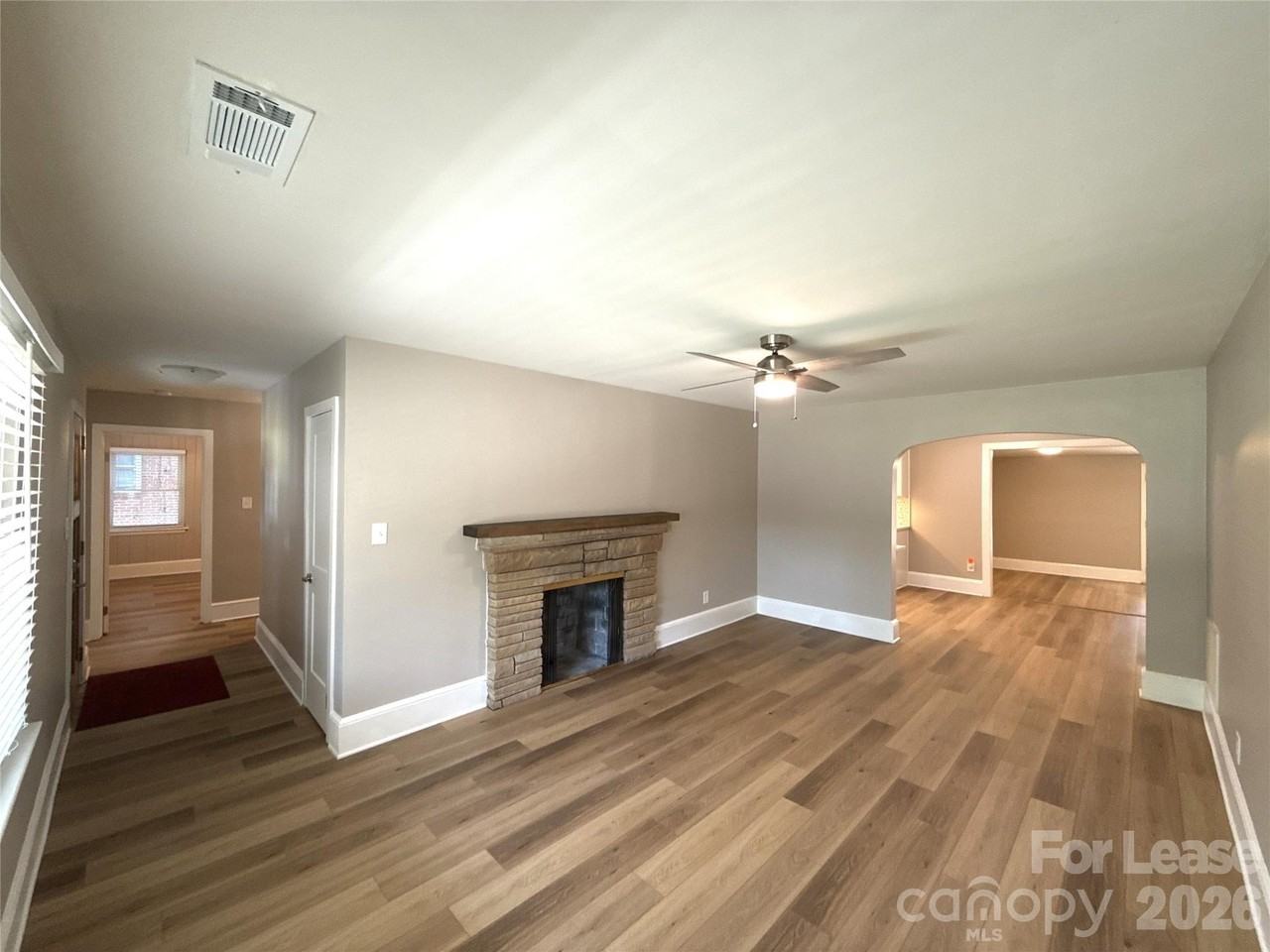 833 Mohigan St - Photo 4 of 27