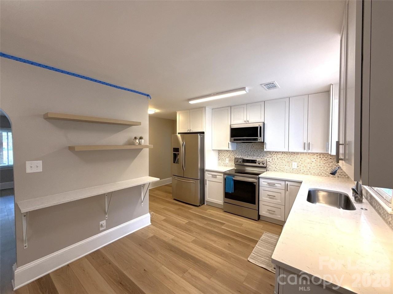 833 Mohigan St - Photo 5 of 27