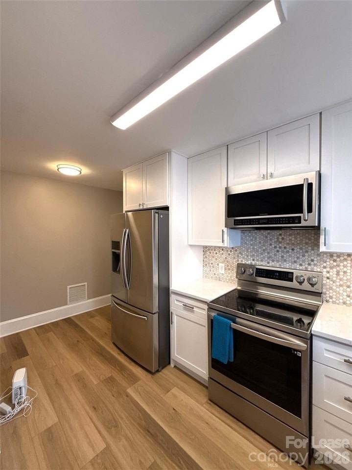 833 Mohigan St - Photo 7 of 27