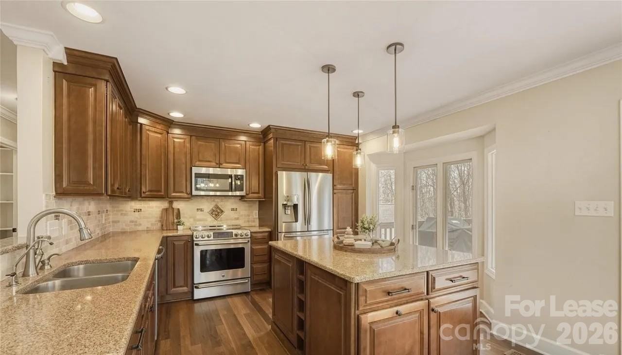 120 Tall Oak Dr - Photo 6 of 26