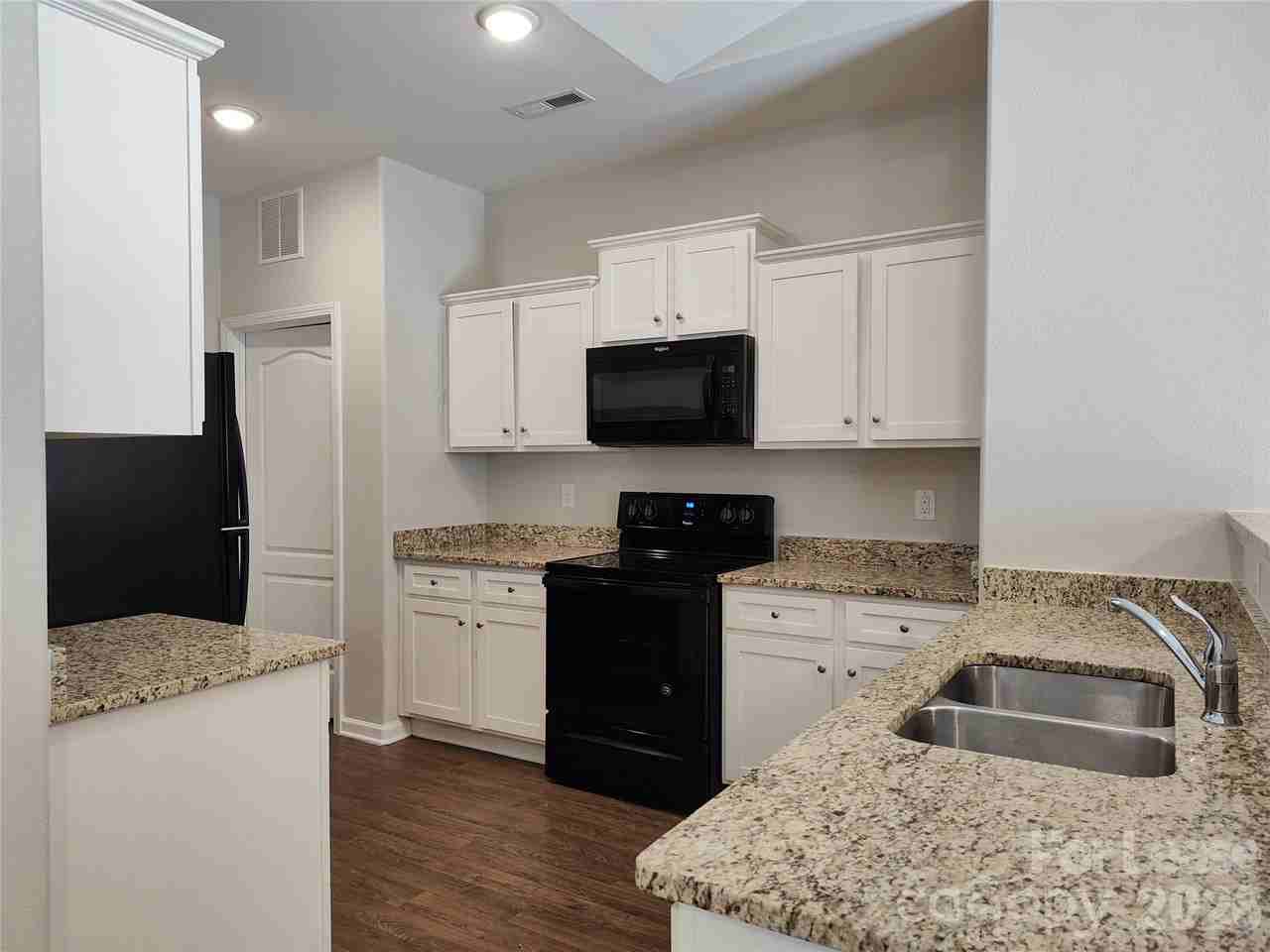 9623 Weikert Rd - Photo 2 of 18