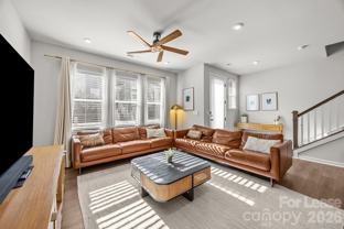 915 Kinsey Aly - Photo 1 of 1