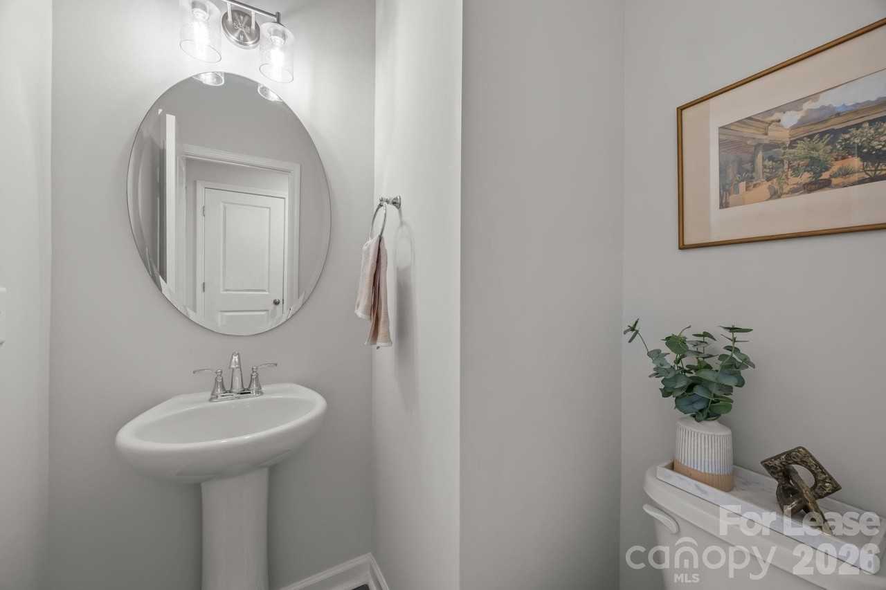 915 Kinsey Aly - Photo 7 of 18