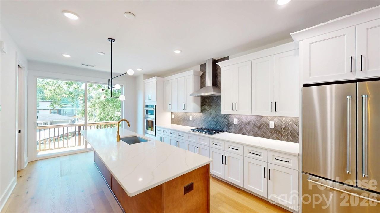 156 Mattoon St - Photo 3 of 30