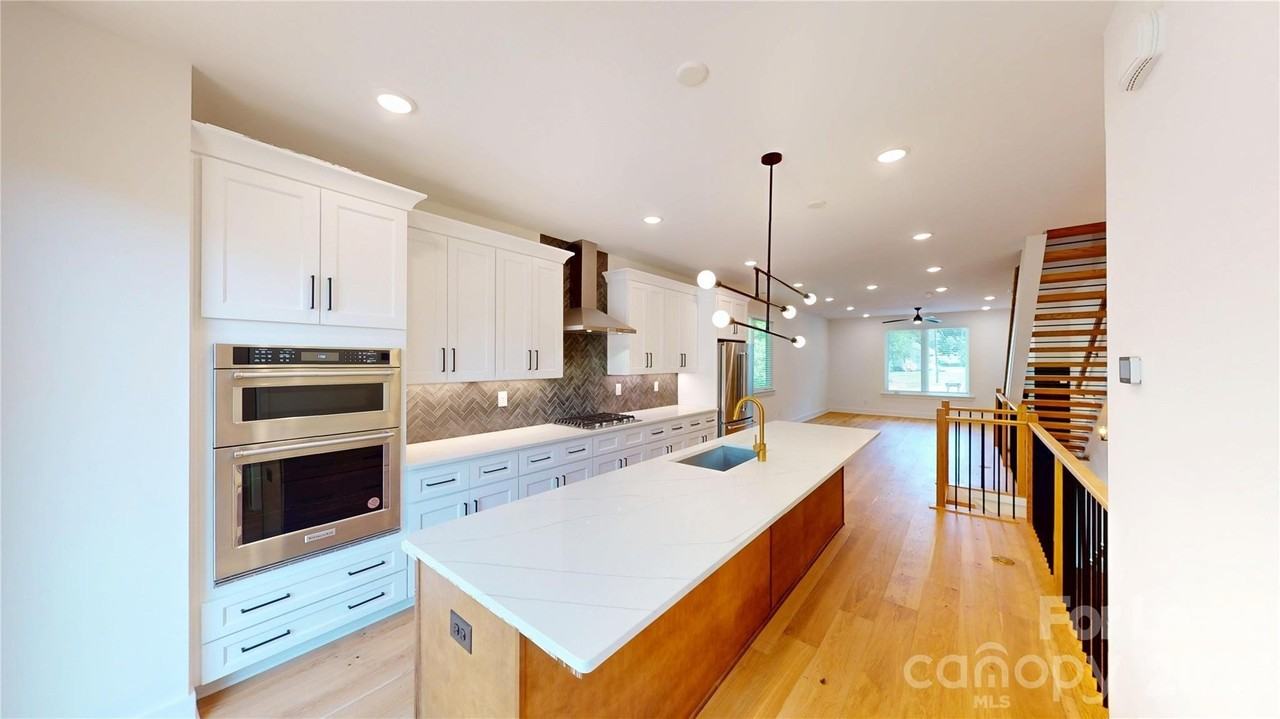 156 Mattoon St - Photo 4 of 30
