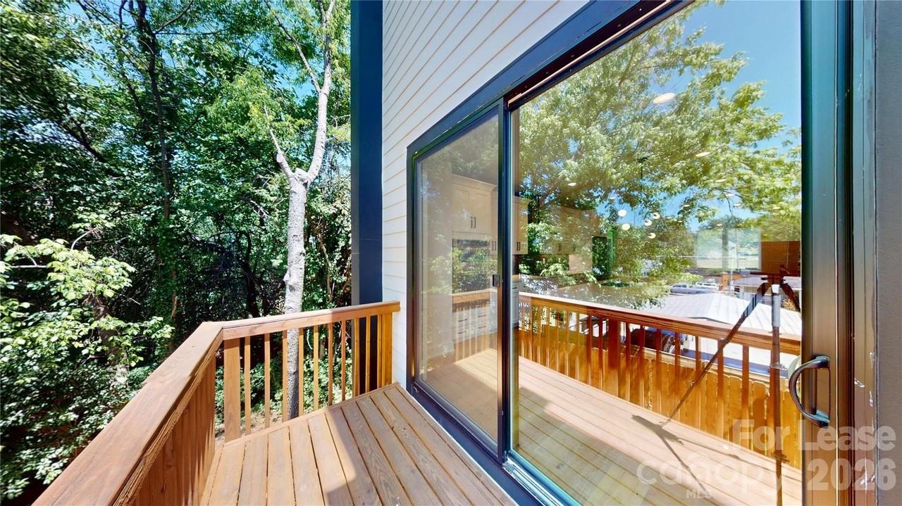 156 Mattoon St - Photo 7 of 30