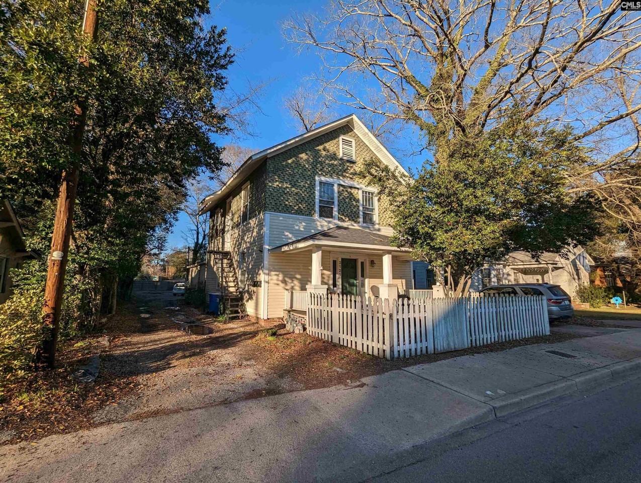 3121 Rosewood Dr - Photo 2 of 13