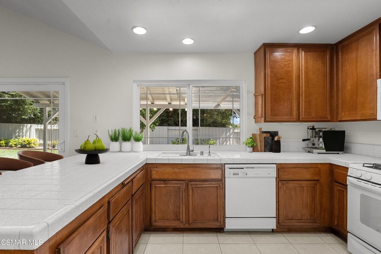 248 Cedar Heights Dr - Photo 6 of 32