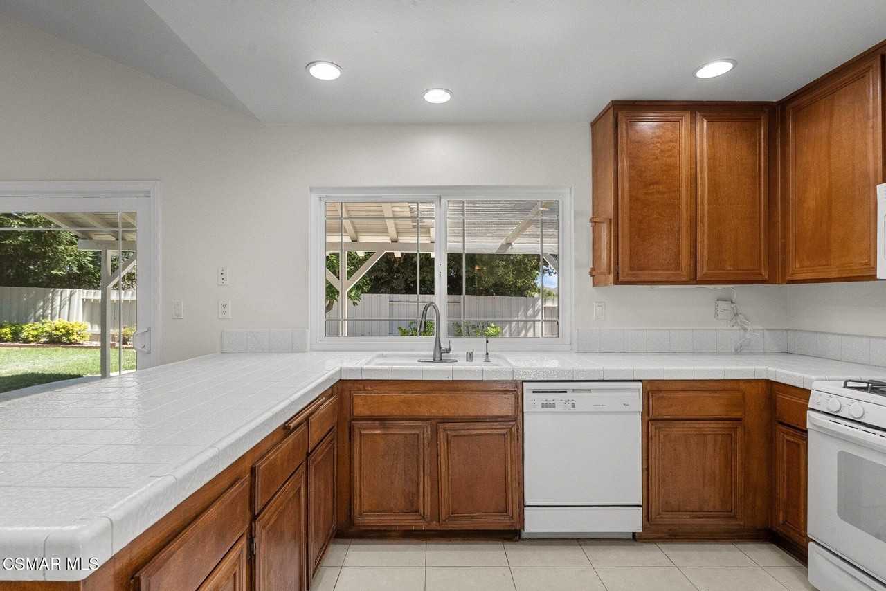 248 Cedar Heights Dr - Photo 7 of 32