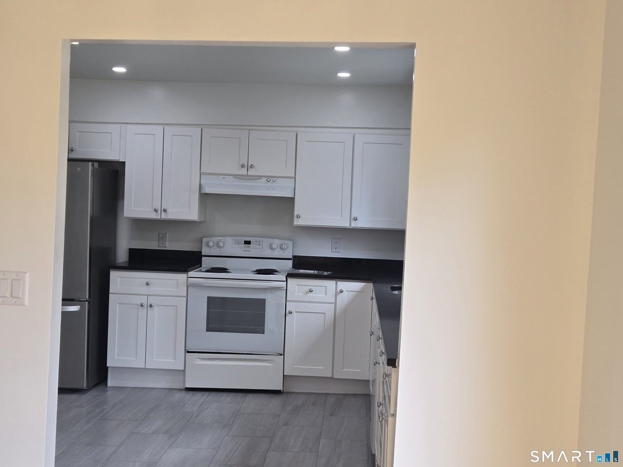 17 Loughran Ave - Photo 4 of 11