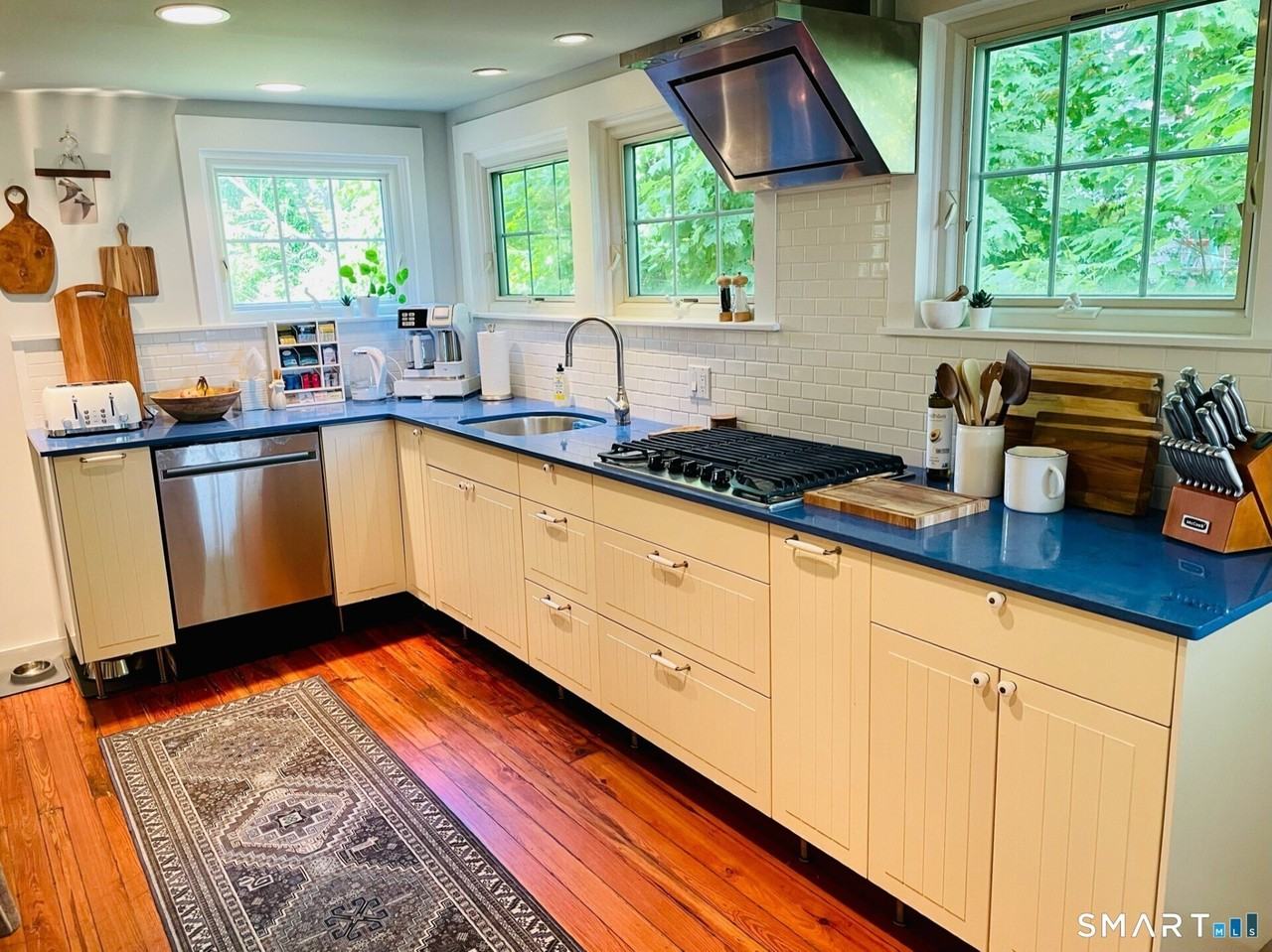 204 Clark Ave - Photo 7 of 15