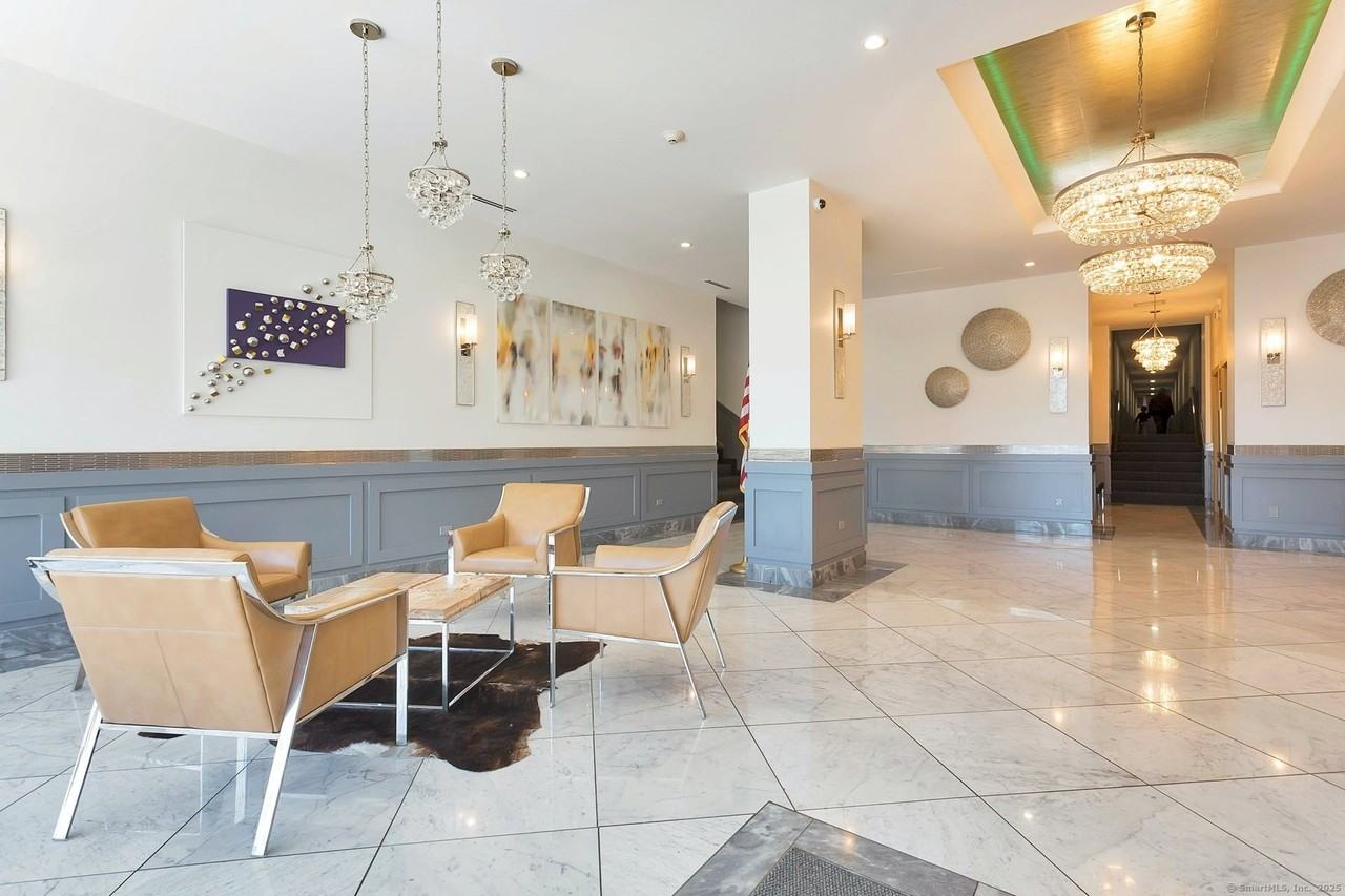 44 Strawberry Hill Ave #7C - Photo 3 of 27