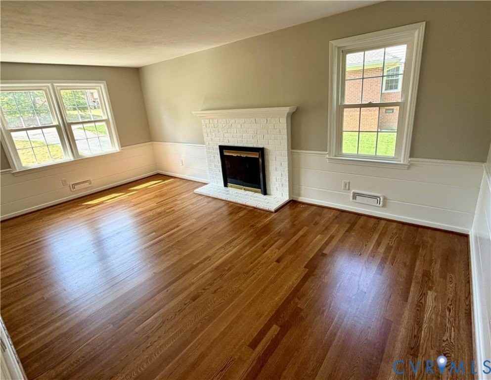 11402 Creekside Dr - Photo 3 of 19