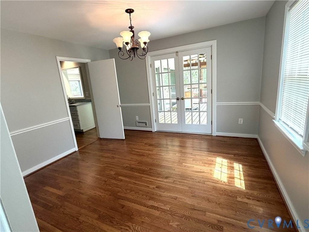 11402 Creekside Dr - Photo 4 of 19