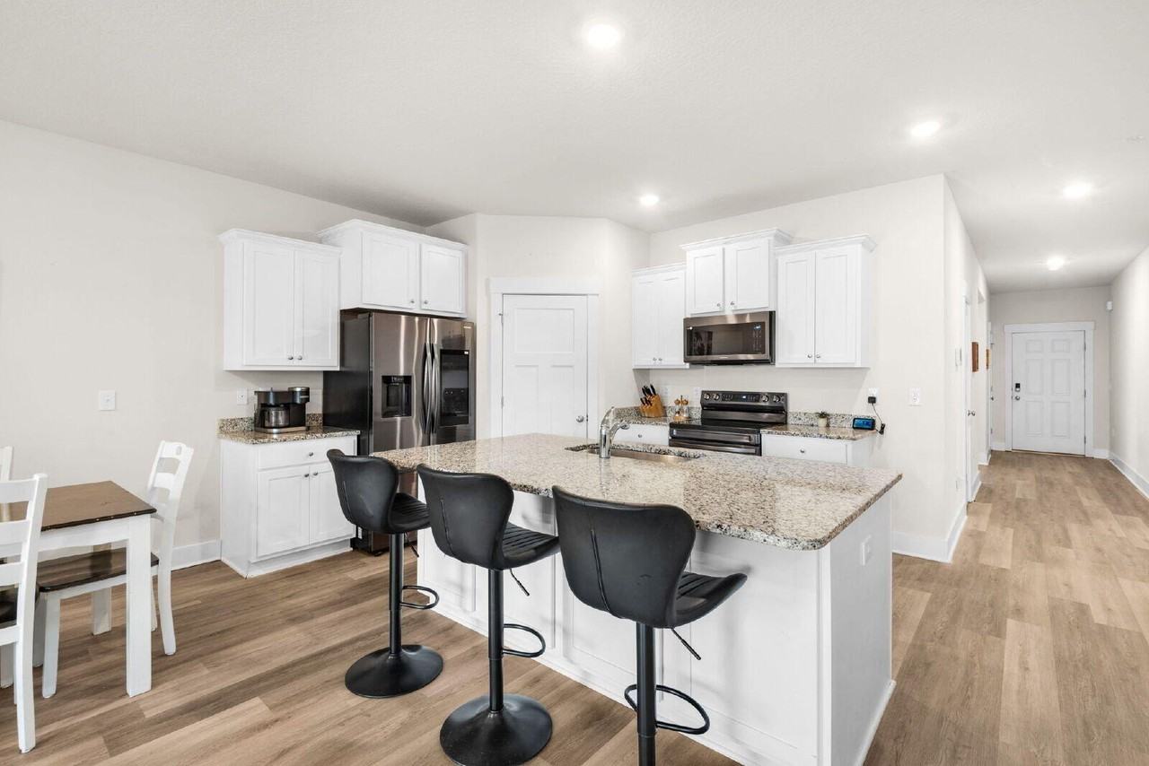 6539 Forest Bay Ave - Photo 5 of 24