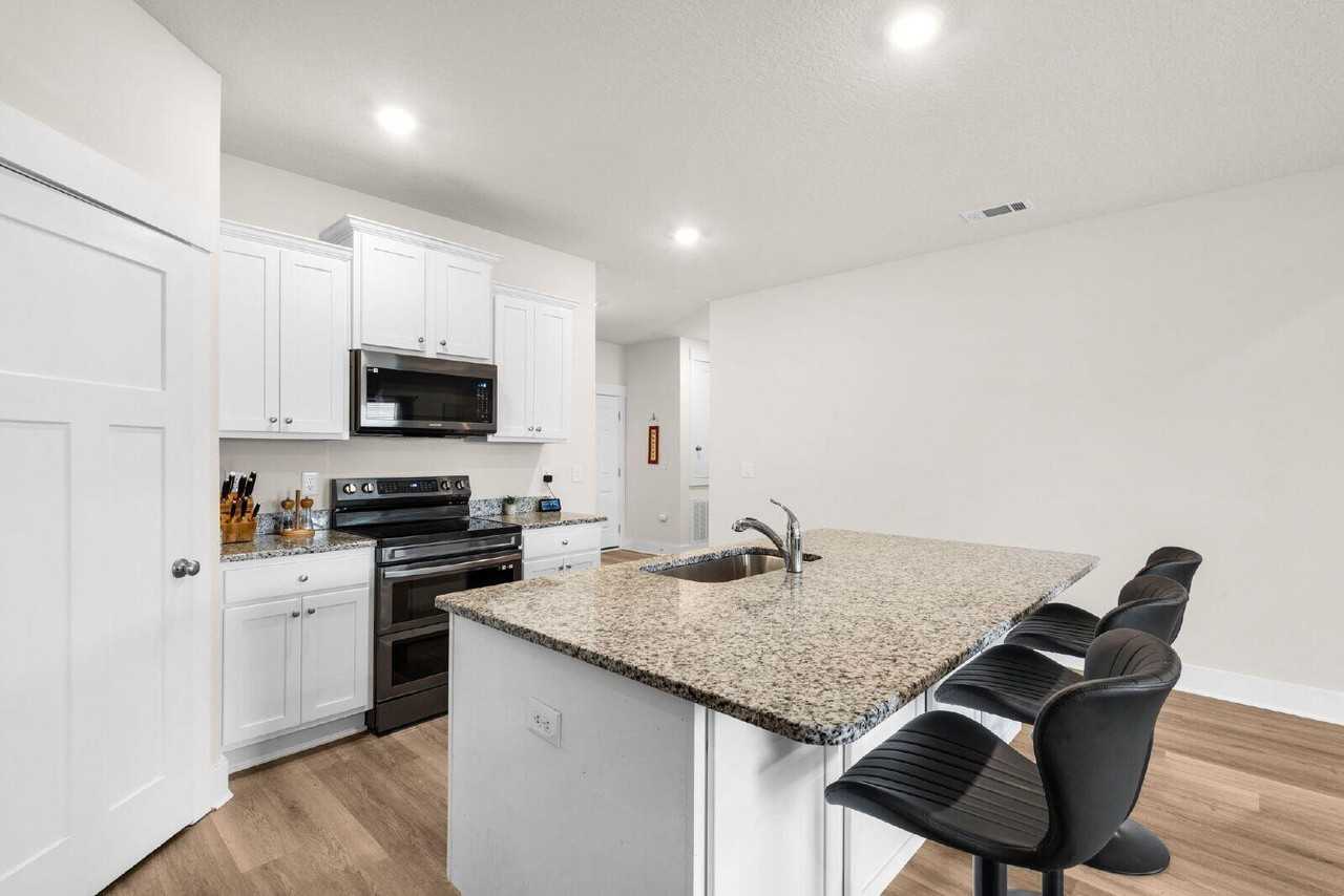 6539 Forest Bay Ave - Photo 6 of 24