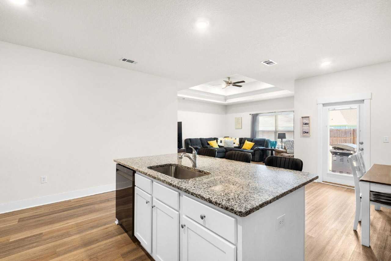 6539 Forest Bay Ave - Photo 7 of 24