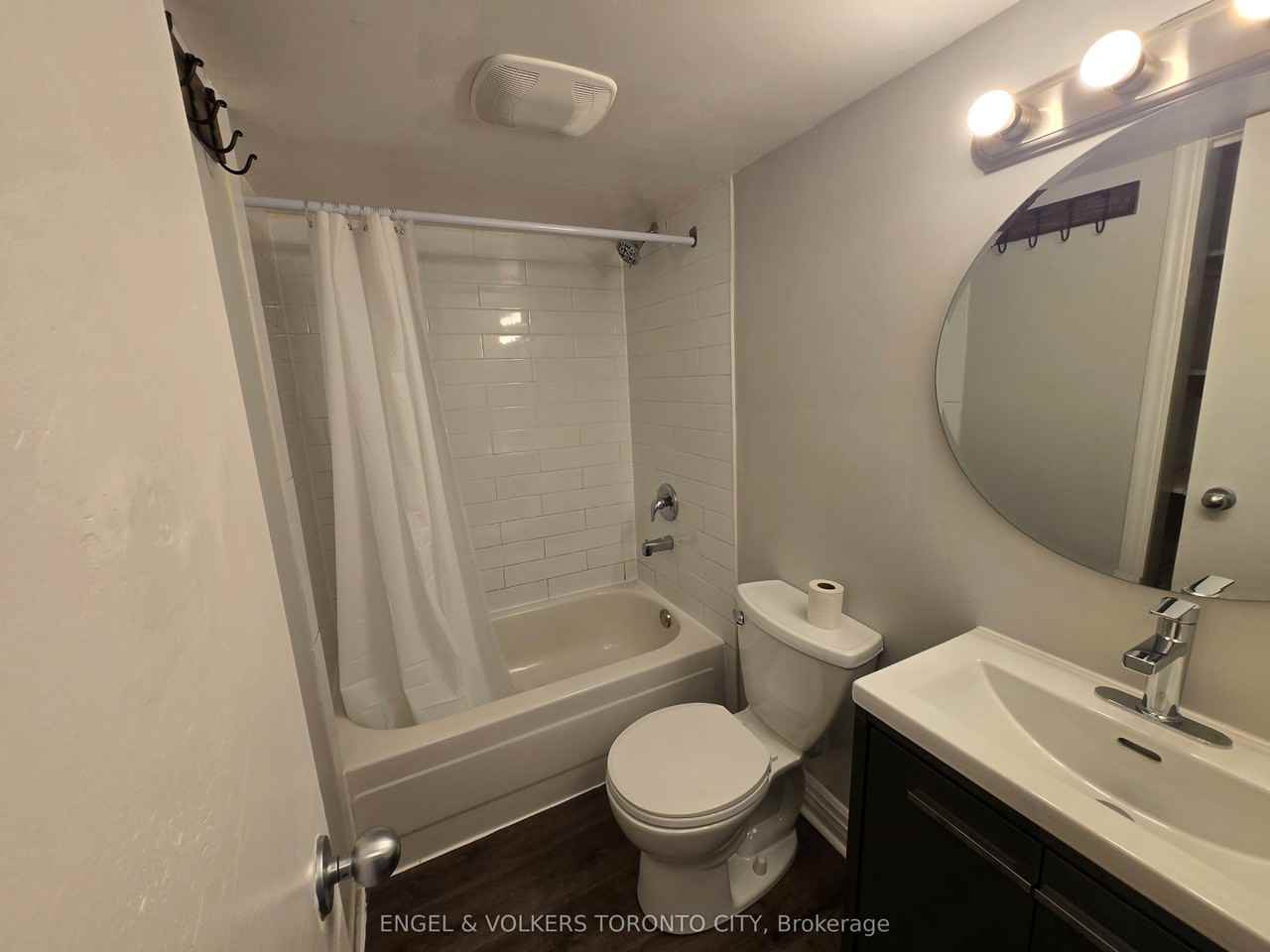 209 Septonne Ave - Photo 3 of 10