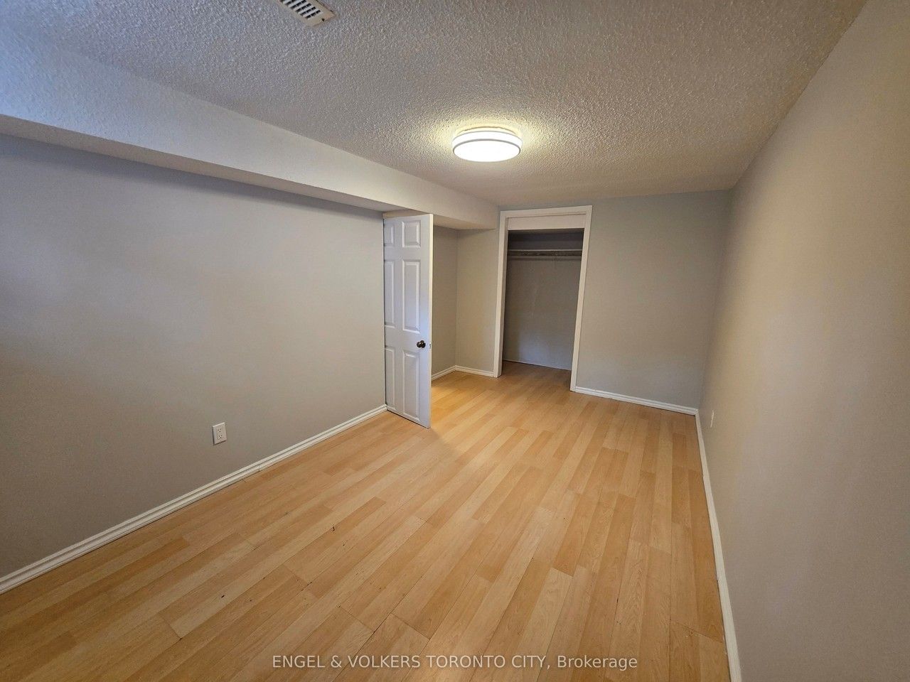 209 Septonne Ave - Photo 4 of 10