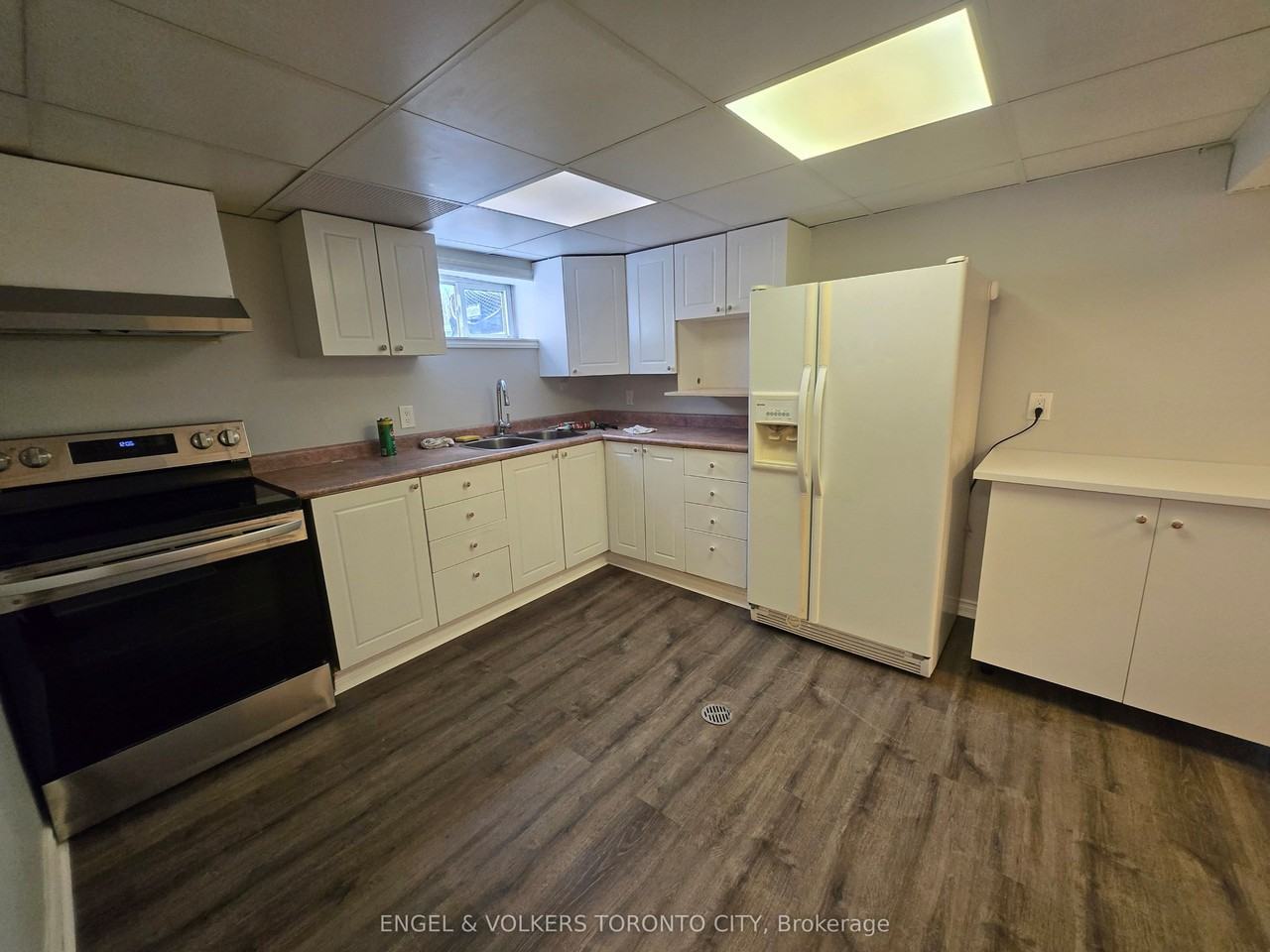 209 Septonne Ave - Photo 5 of 10