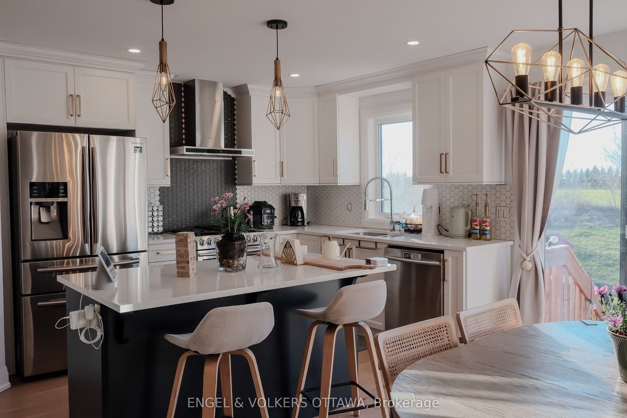 303 Belfort St - Photo 5 of 24