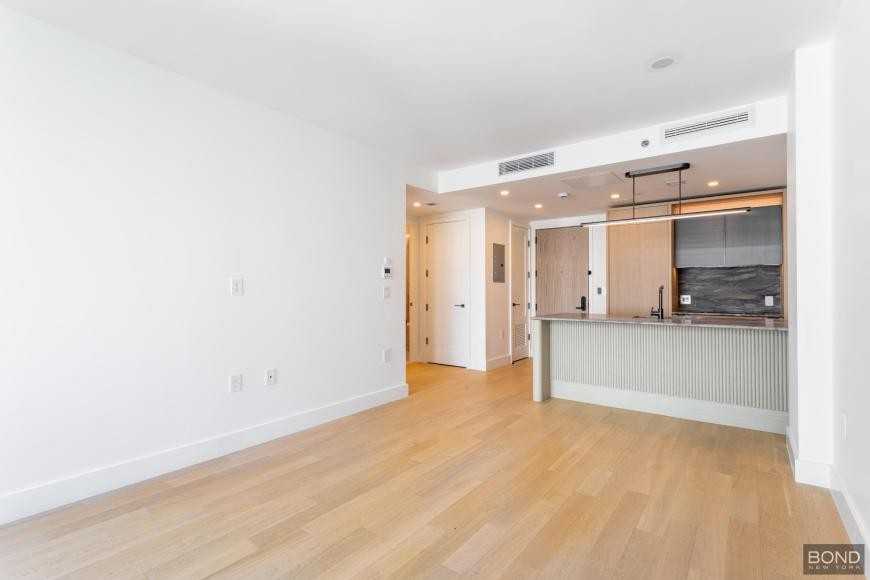 499 9th Ave - Photo 2 of 10