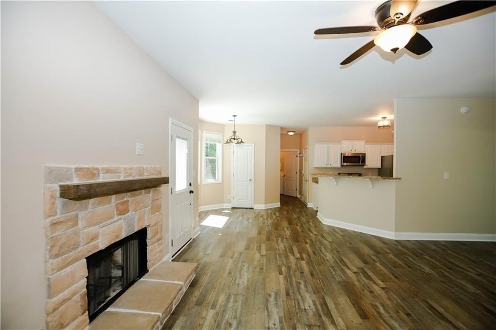 1005 Landover Xing - Photo 5 of 46