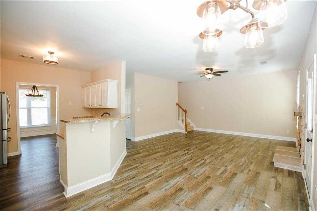1005 Landover Xing - Photo 7 of 46